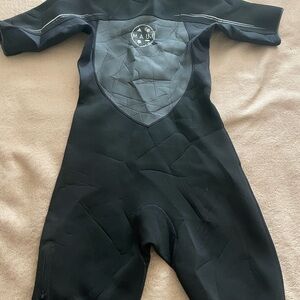 Maui son Ladies size medium swim suit